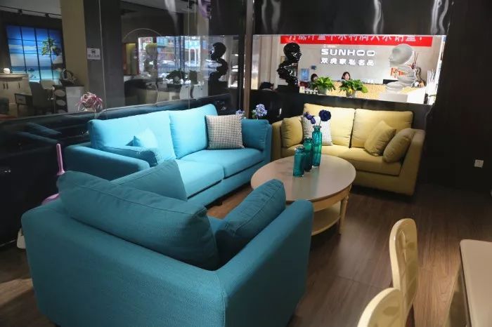 瞒不住了！神木双虎家私最低5折起售，样品狂甩，神木婆姨女子抢疯了