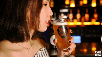 500余款全球各地精酿,3000多个钢铁酒格组成的巨幕外墙!长沙又一约酒圣地来了~