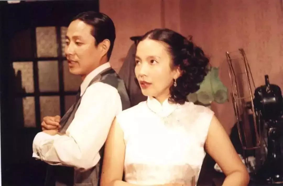 围城的作者简介,围城作者是钱钟书还是钱锺书