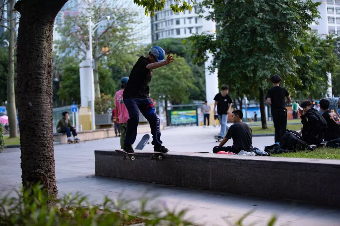 沸点滑板梦想季4.0再度起航-首日活动滑手遭遇保安连环驱赶！