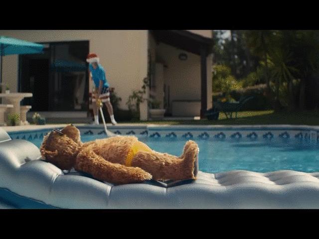 希思罗机场圣诞暖心广告上线泰迪熊夫妇今年怎么过圣诞？