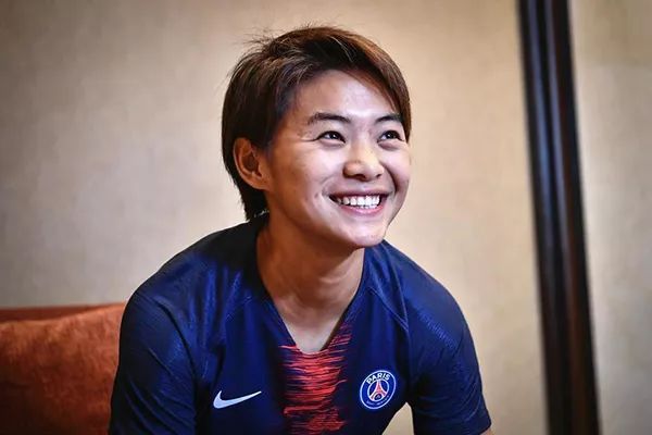 王霜当选亚洲最佳女足运动员,王霜亚洲足球小姐获奖视频