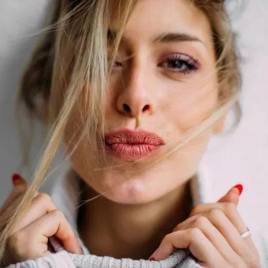 1岁多宝宝冬天嘴唇特别干开裂,冬季嘴唇开裂口子怎么办