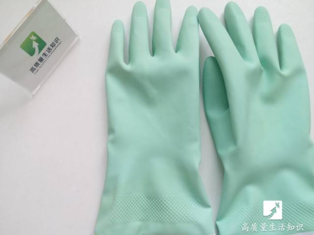 衣服粘毛咋办一招简单教你解决,衣服粘毛怎么办教你6招轻松搞定