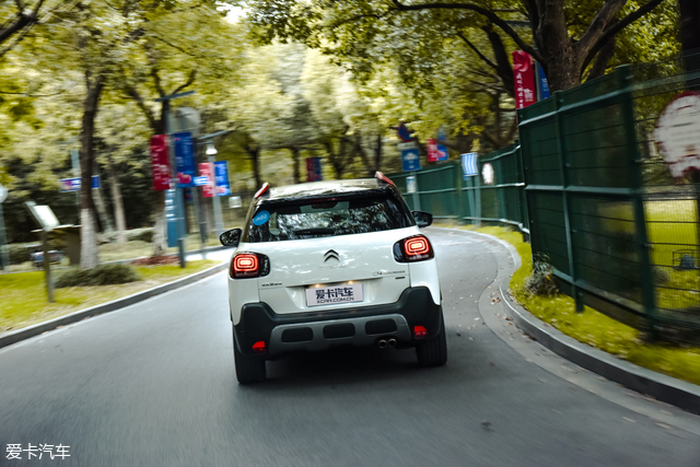 X-跨界雪铁龙云逸与芭蕾舞演员的故事