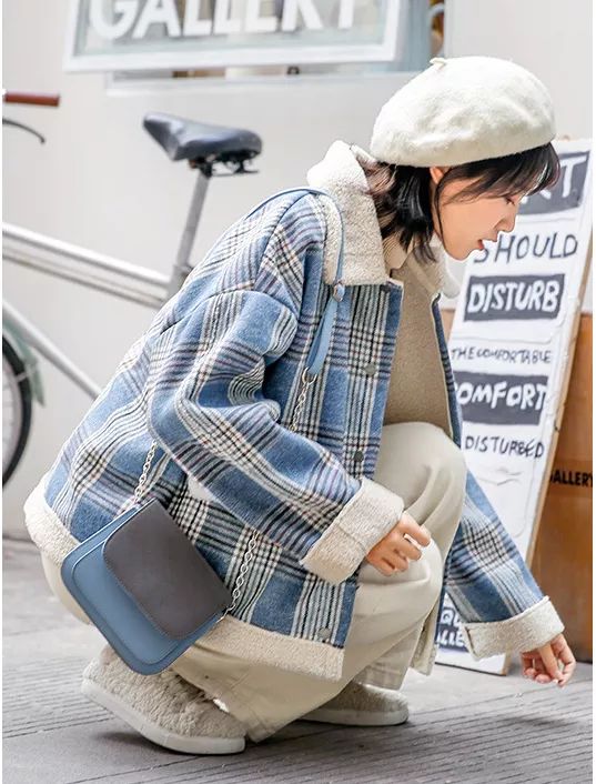 别再穿黑色了，这个颜色今年超流行，百搭时髦还显白显气质