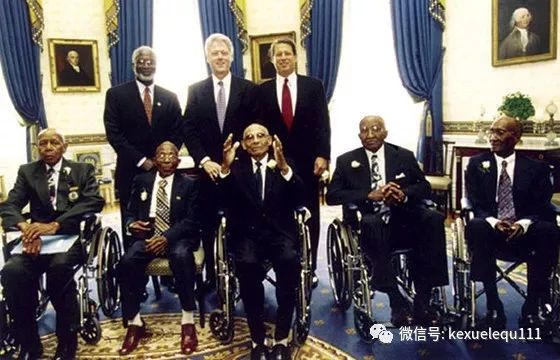 自愿知情承担责任,不伤害原则与尊重原则