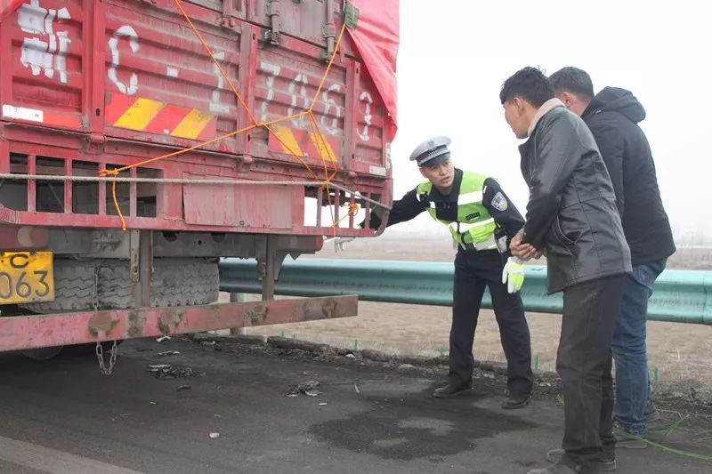 「“高速路上好交警”事迹展示(十二)」“我是九零后高速交警,我们踏实肯干更勇于创新”—记高支队昌吉大队民警代创新