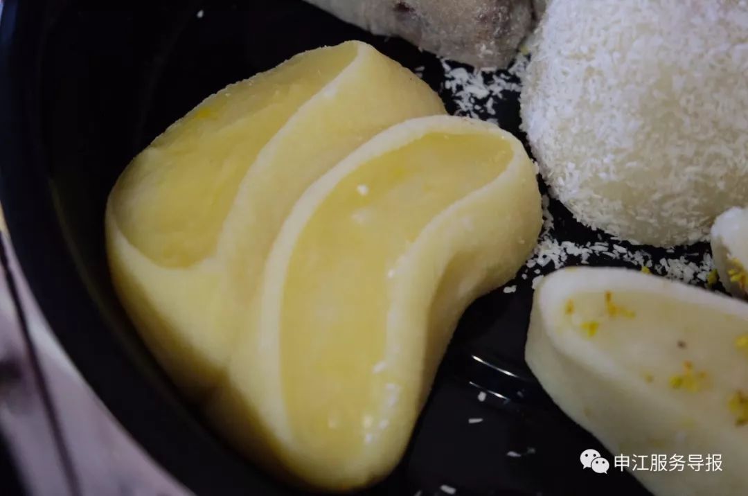 小申亲测｜小申亲测｜雨天也排长队！魔都这家古早味糕点店突然蹿红，口味么……