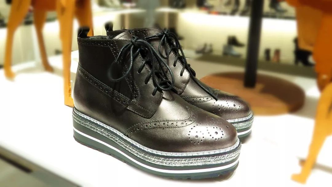 8月店庆购实惠,全场8.8折店庆活动