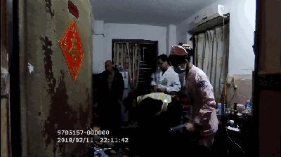 一女子因洗澡不慎昏迷,女子在浴室洗澡不慎摔倒意外去世