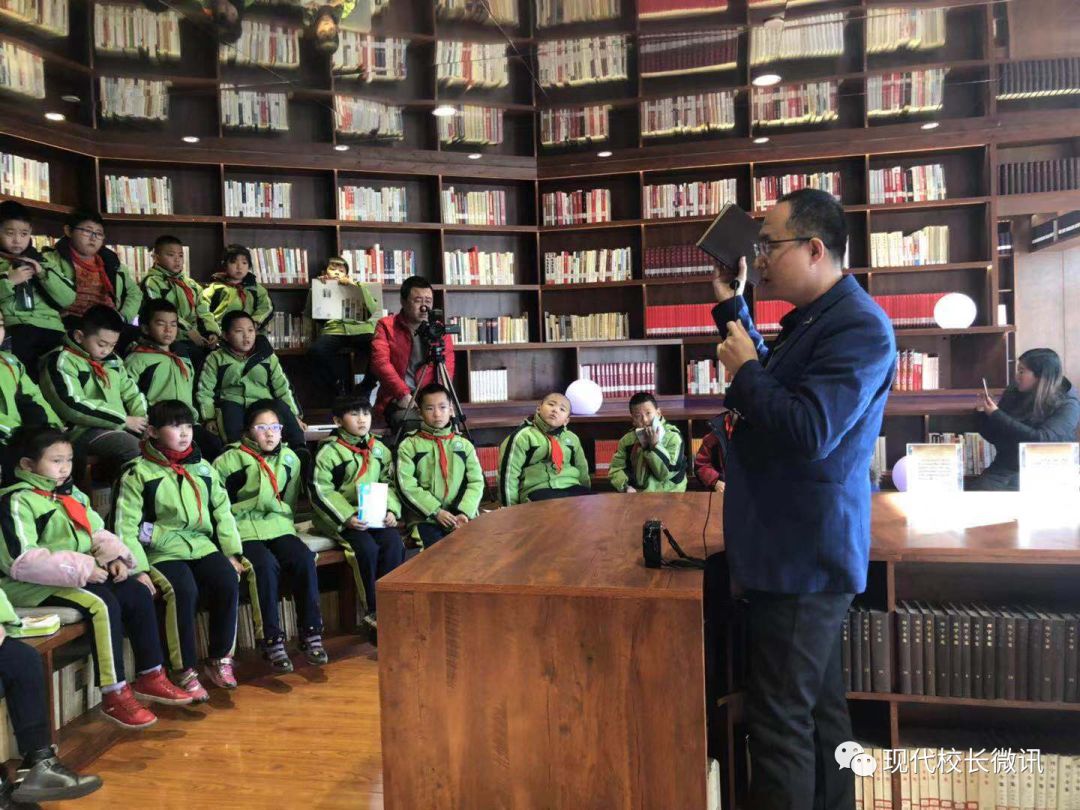 走进马克思书房,《走进马克思》