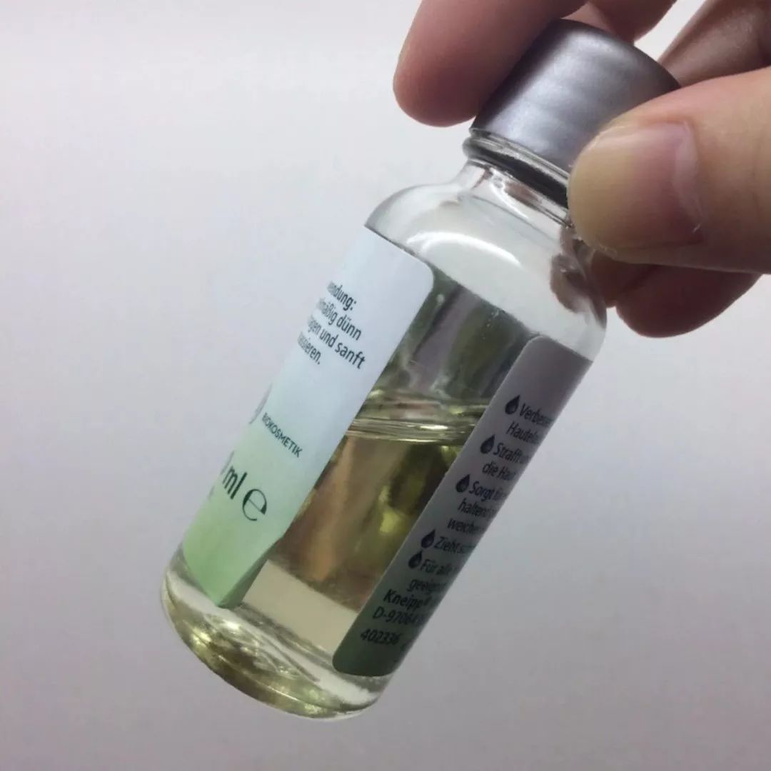 比精华还纯的脸部精油这么用！皮肤紧致还能瘦脸！