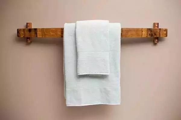 毛巾用久又脏又黄又粘怎么处理,毛巾用久了洗了很臭怎么办