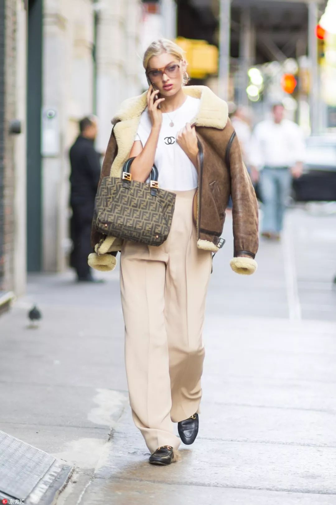 为什么棉服穿一段时间会变轻,一穿羽绒服就掉毛