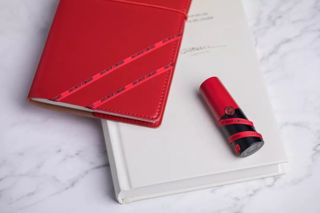 新品全试色I这支最美唇膏美到犯“罪”，红一整年全靠她！