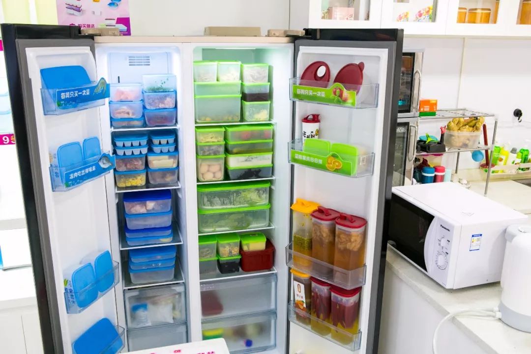 澄海老兄发现妻子没事总爱往这个小区跑，没想到是去干这个……