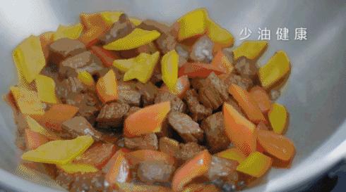 澄海老兄发现妻子没事总爱往这个小区跑，没想到是去干这个……