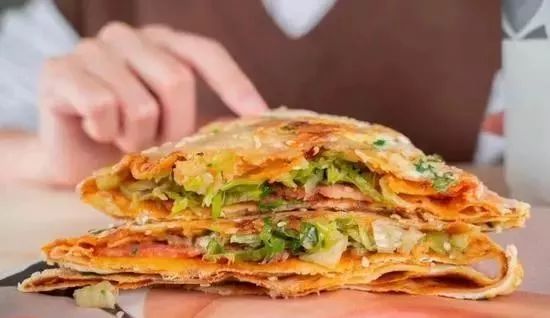 27岁*疆新**“煎饼先生”白手起家,入选福布斯30岁以下精英榜