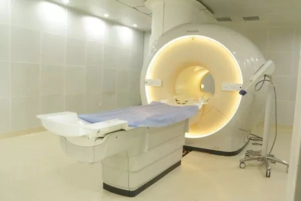 「冬日暖阳」“让我扶您一把!”——中日医院体检中心就医体验