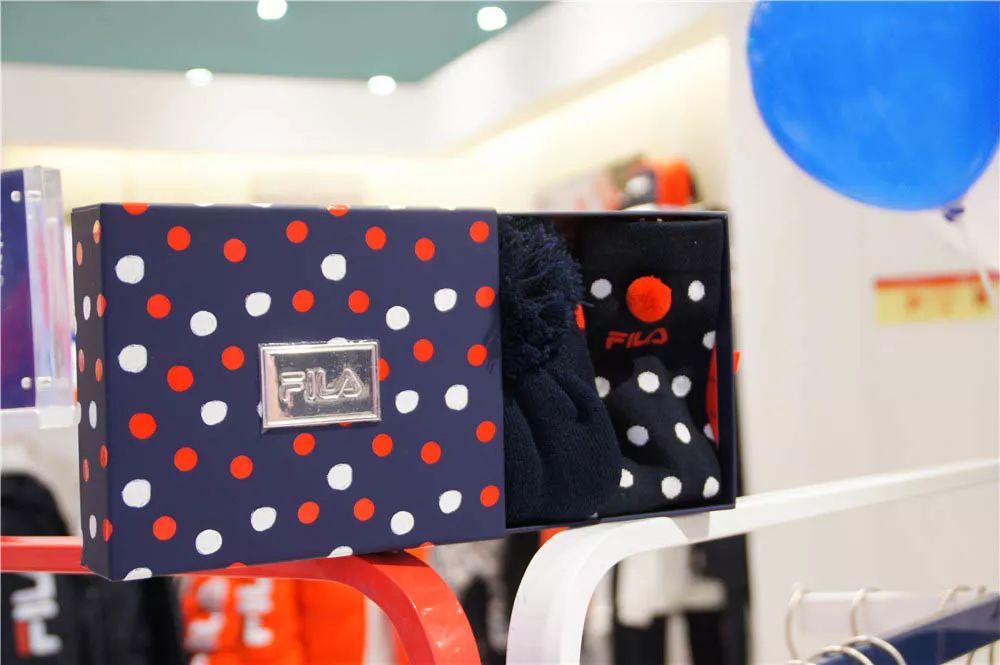 红红火火恍恍惚惚是什么意思,红色辟邪的说法