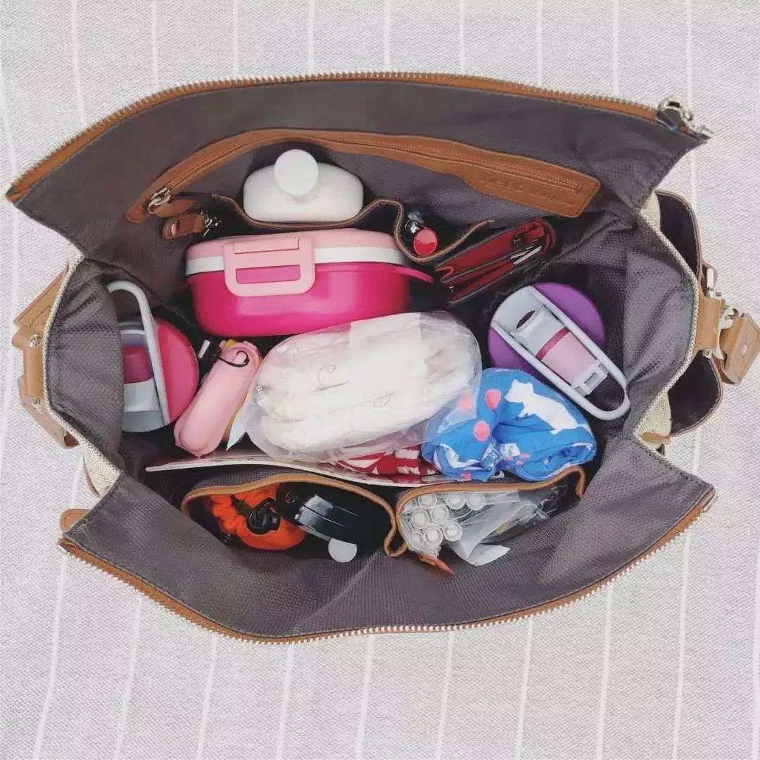 种草母婴好物！来看看别人的妈咪包里都装了些什么……
