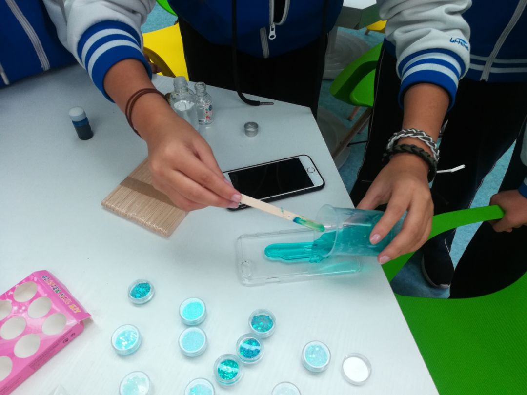 手工手机壳制作套装,用旧衣服制作手机壳