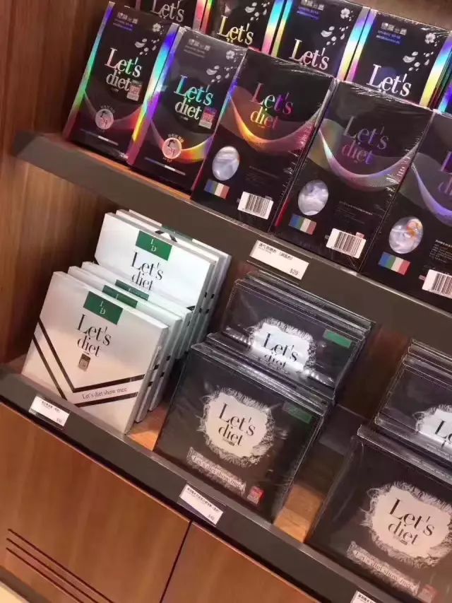 羽绒裤非常的适合在冬天的时候穿,保暖裤百搭防风舒适羽绒裤