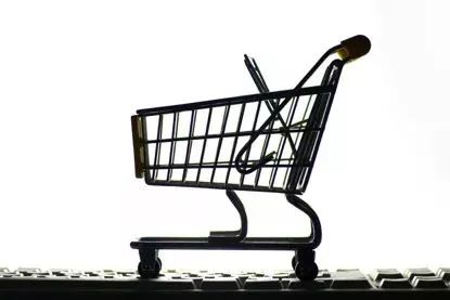 石家庄人，2019年第一个工作日，15个好消息等着你；女子被撞命悬一线！肇事司机竟将她拖进车内，还按住头不让呼救？丨新闻早餐