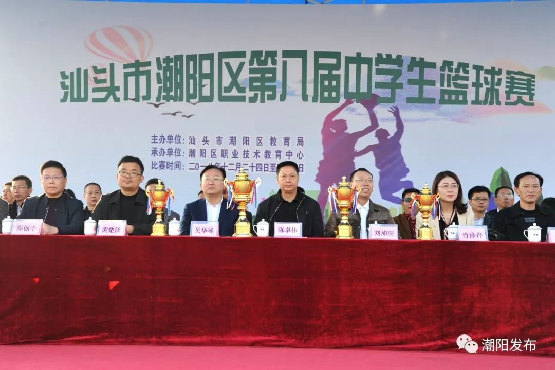 这一届校园篮球赛格外火爆,全国中学生篮球总决赛逆转