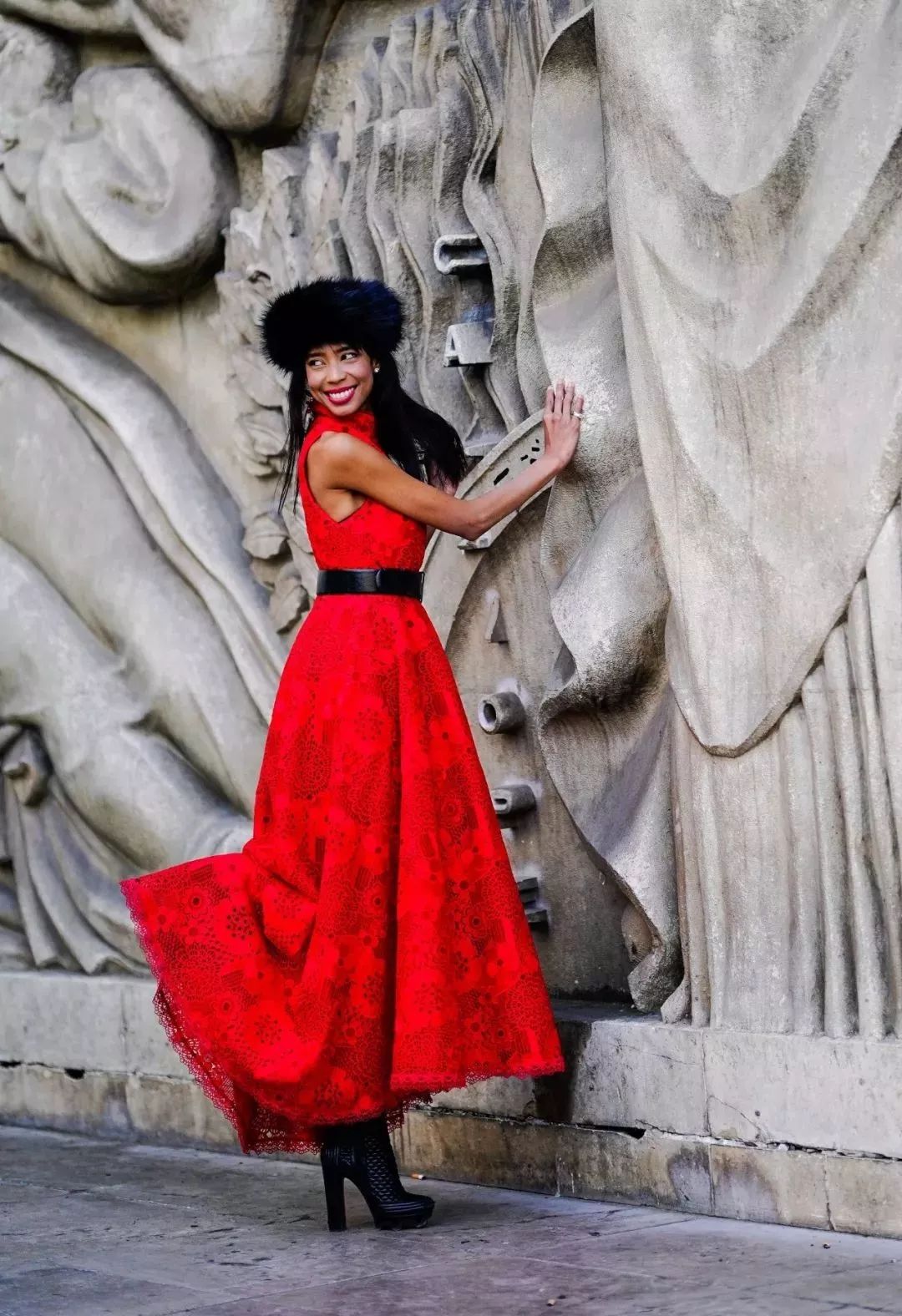 李宇春易烊千玺演绎时代感,易烊千玺穿中国红