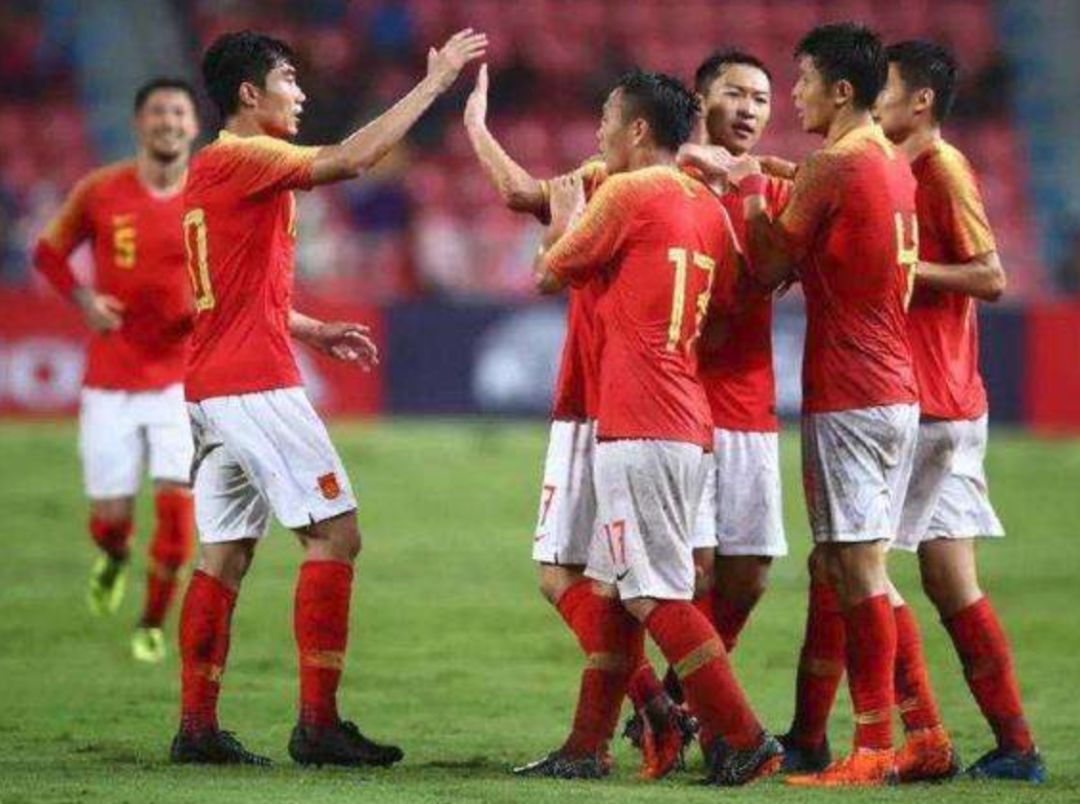 一节完整足球课,足球小课堂国足