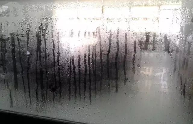 回南天家里潮湿用什么防潮呢,回南天来袭防潮妙招你值得拥有