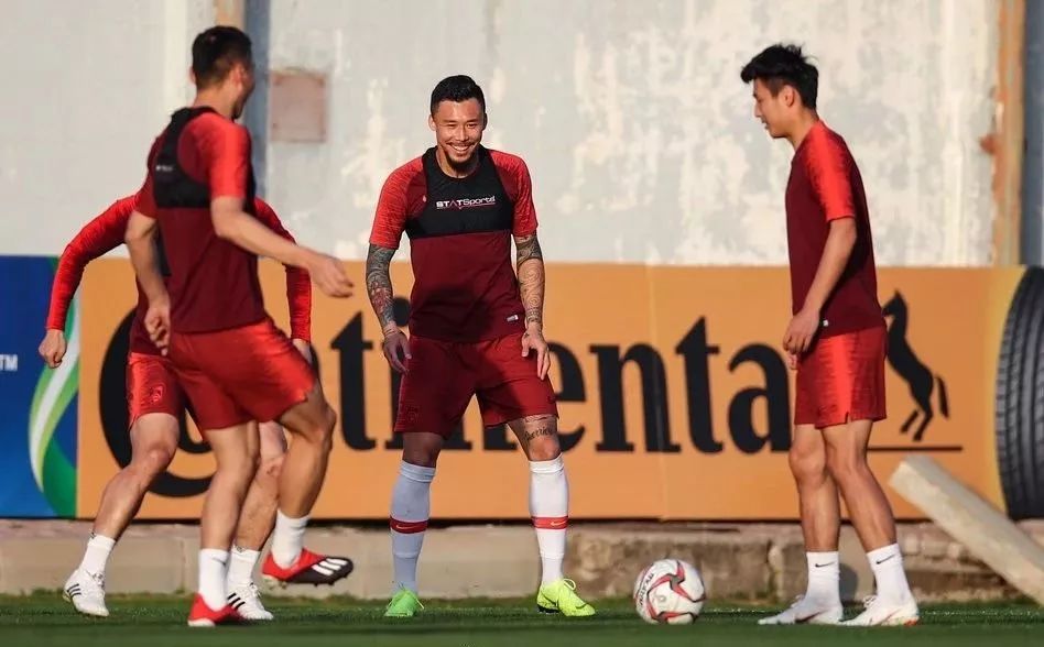 亚洲杯中韩对决将上演国足全员上阵备战