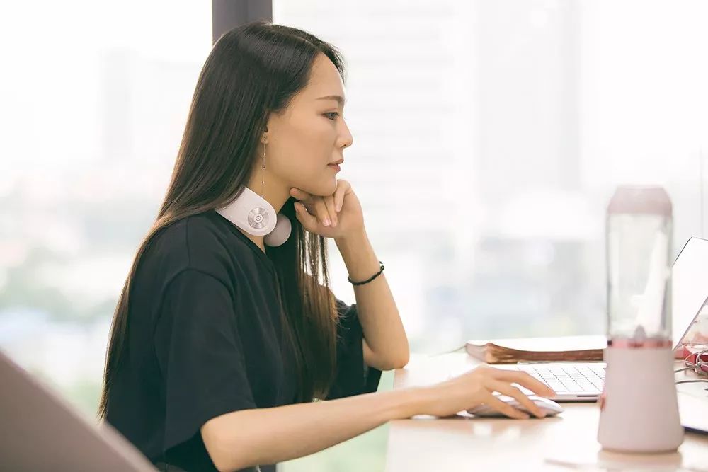 颈椎按摩仪推荐网红,明星同款肩颈按摩仪