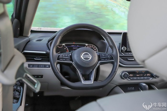 全新天籁2.0l悦享版试驾,全新天籁2.0l深度测评