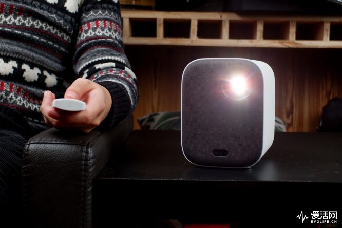 怎么选购智能投影机呢,买投影机推荐