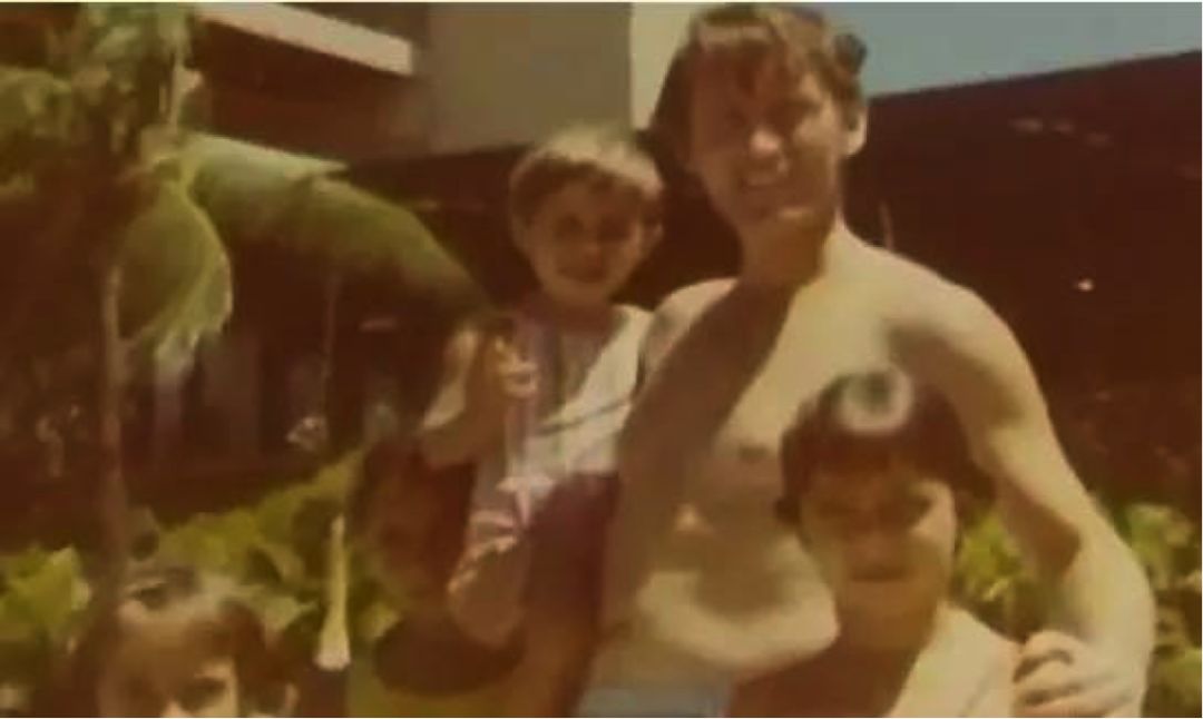 戴15美元手表,戴一亿的手表住什么房