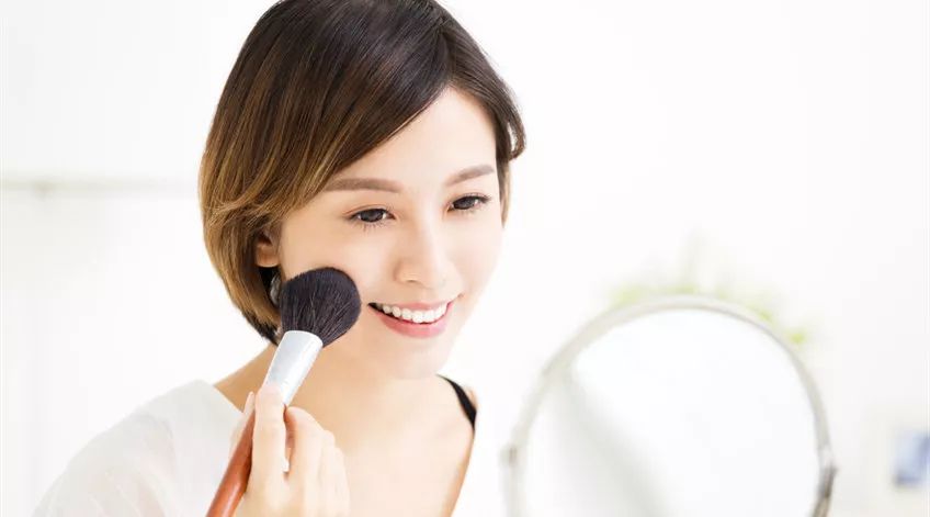 化妆其实很简单！3条专业化妆师才知道的化妆秘诀，收好！