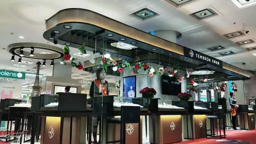 猛！神木这家店爆出大消息，钻石0工费0折旧换新！再挤也要冲进去