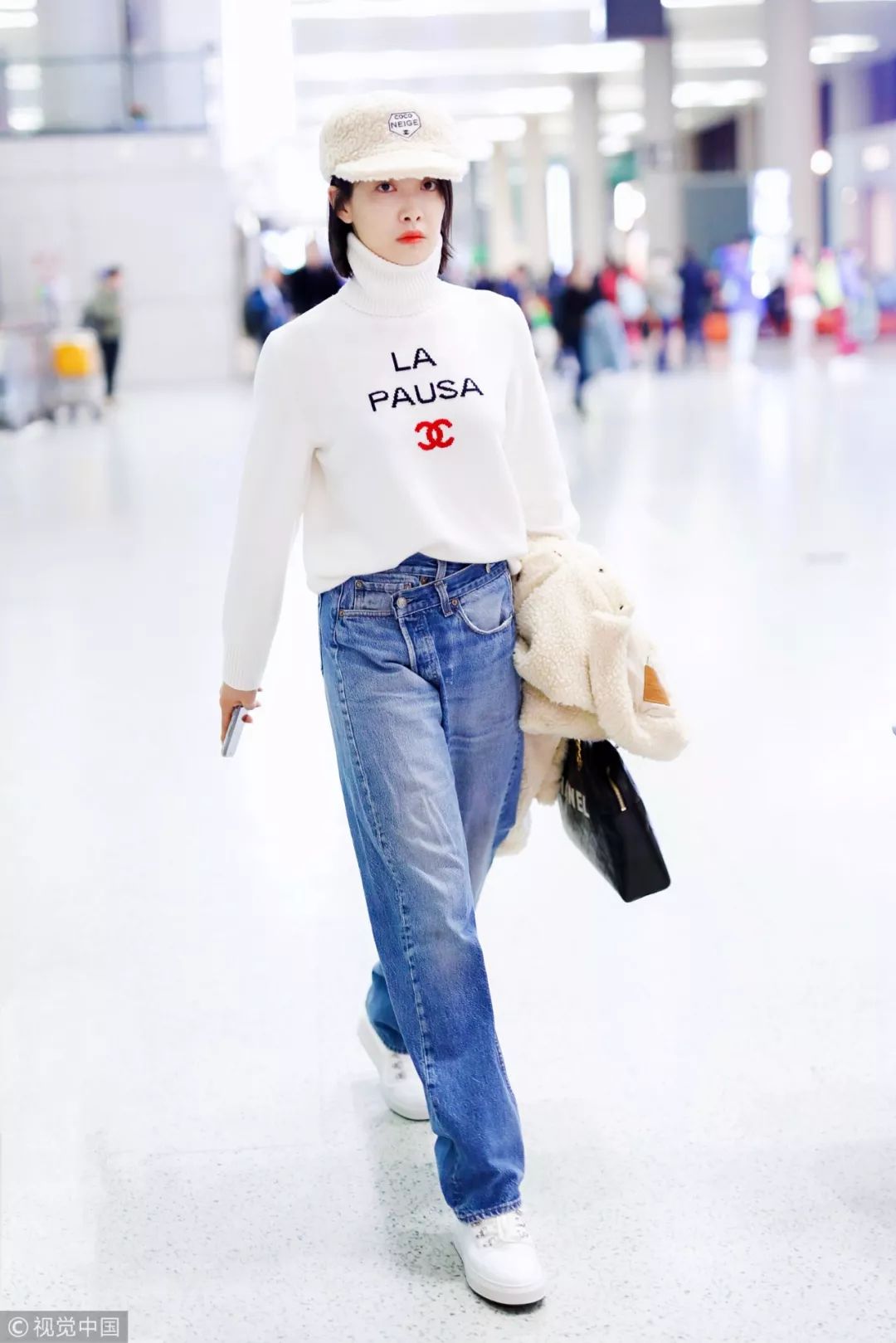 女明星回家过年的场面,明星回家过年怎么穿