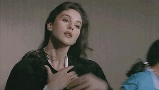 吴宣仪穿深v长裙,吴宣仪深v长裙