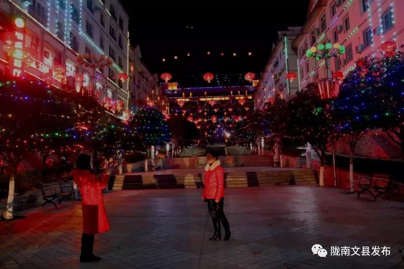 「白马情中国梦」流光溢彩添亮色文县夜景美美美