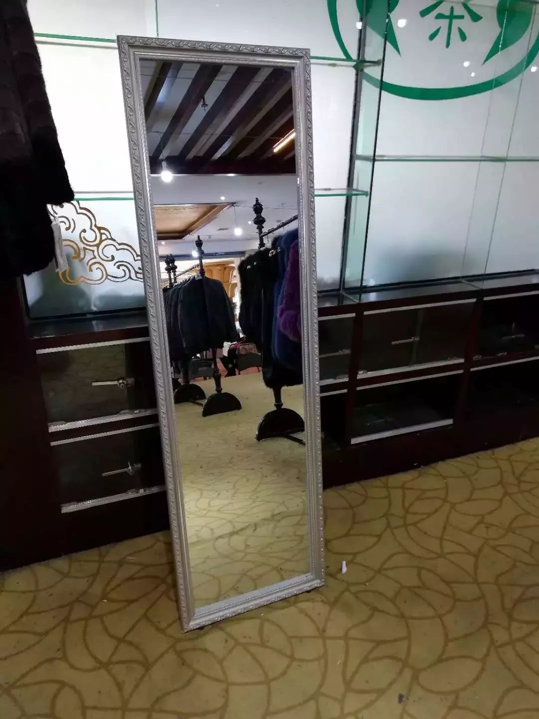 老板疯了!羊绒大衣全场低至0.75折,柳州这个地方要被挤爆啦