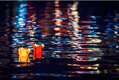 古人避开一切和黑暗有关的字眼，只用光与月为元宵命名