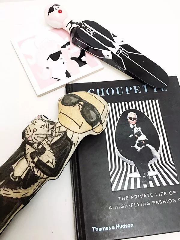 老佛爷的所有家产最后留给了猫 (老佛爷的猫死后谁来继承他的遗产)