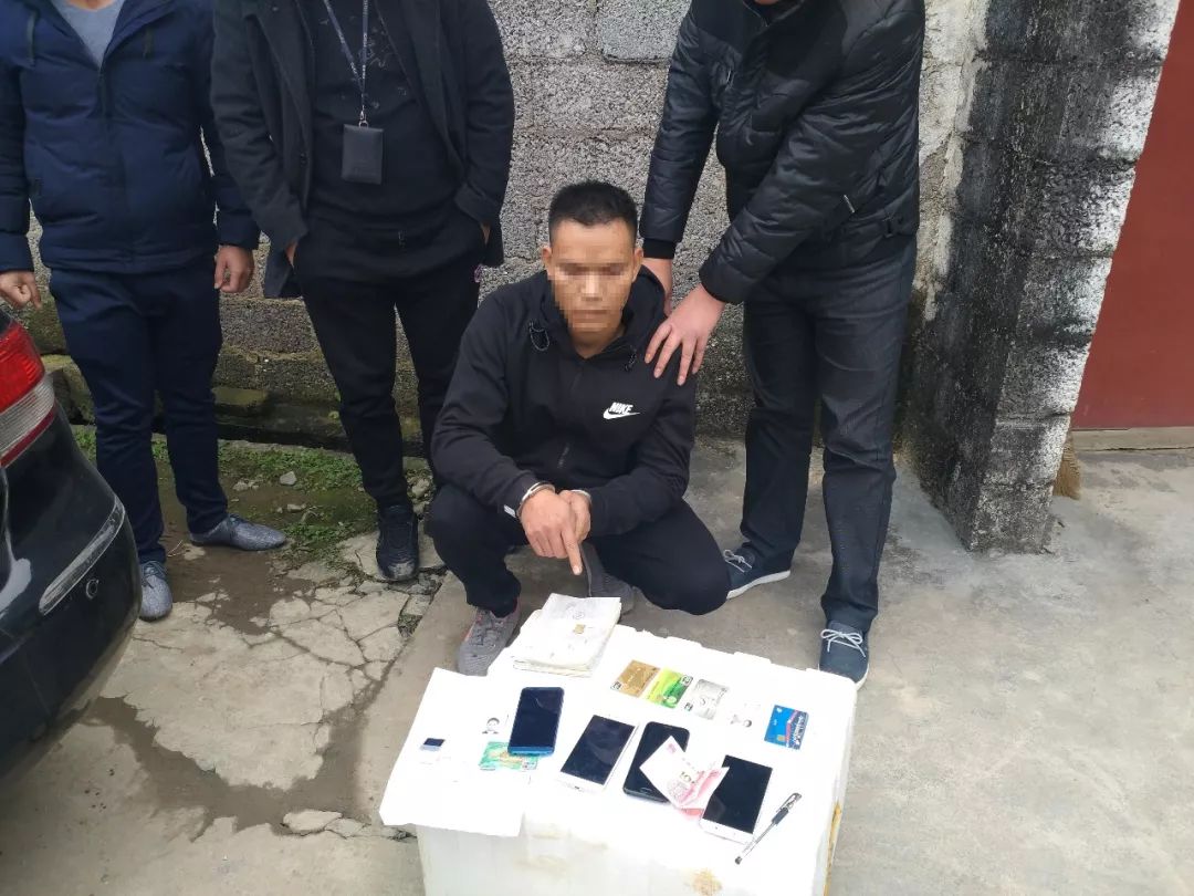 瀹堕噷搴婂簳涓嬫湁閲戝瓙,鍦ㄥ閲屽簥搴曚笅钘忎竴鐧句竾鐜伴噾