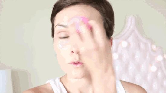 持久不暗沉粉底液测评平价不到100,带磨皮效果的粉底液测评