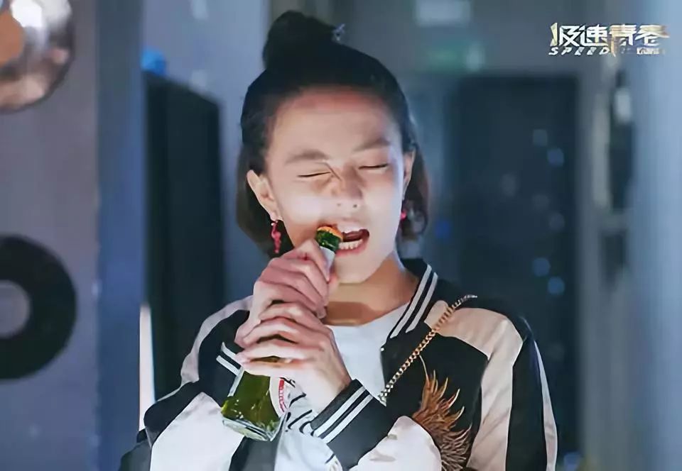 濂冲瓙鍚冮攨鍖呰倝,鍢撮噷闈㈢殑鐗欒纭屾垚涓ゅ崐