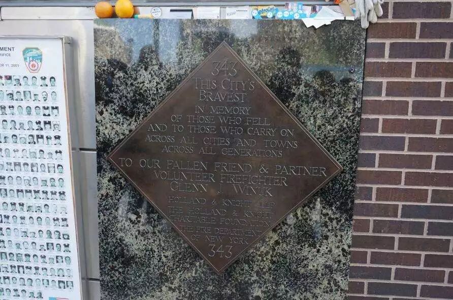 加州山火蔓延导致百万豪宅被烧毁,加州大火幸存